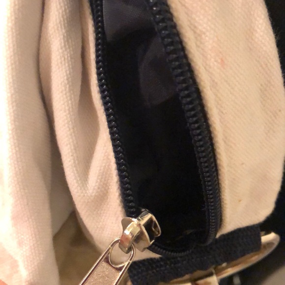 Tommy Hilfiger duffle bag - Picture 2 of 4